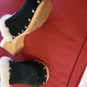 Ugg Kalie clog, size 9, black. Never worn.